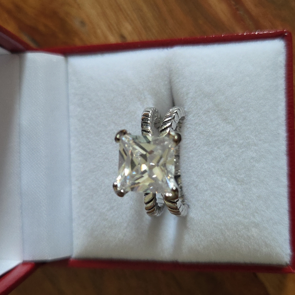 Single Stone Silver tone ring